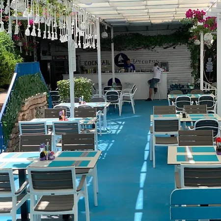 Hotel Cocktail & Dreams -