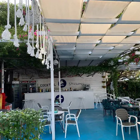 Hotel Cocktail & Dreams - 3*