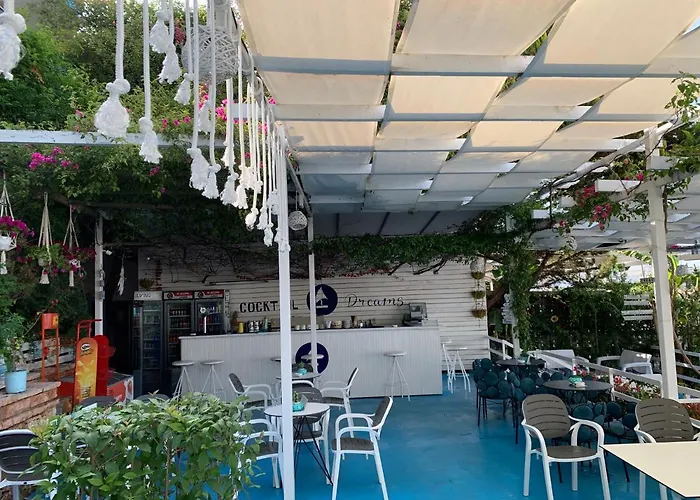 Hotell Cocktail & Dreams - 3*